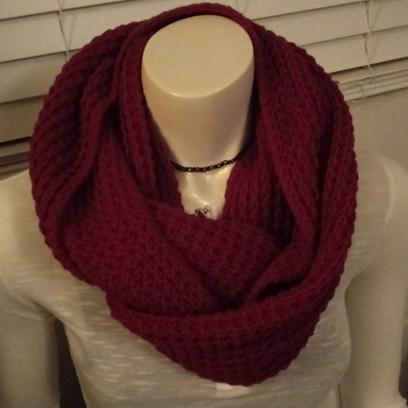 Burgundy Scarf and Head or wristband - Picture 13 of 15